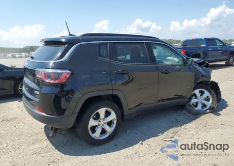 2018 Jeep Compass Latitude z USA, uszkodzony, nr VIN 3C4NJDBB4JT249298